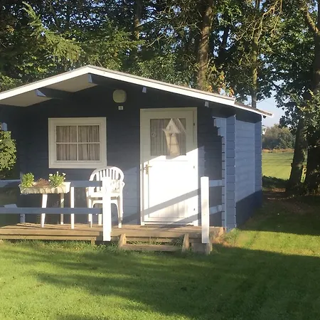 مكان تخييم Egtved Camping Cottages *